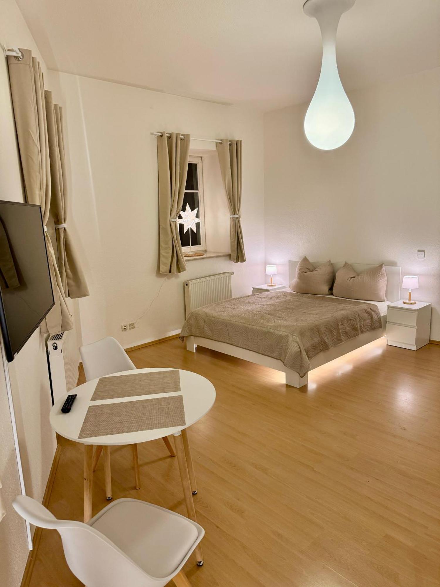 Ferienwohnung Schildblick Modernes Apartment Direkt In Der Altstadt Von Erfurt Nahe Der Kraemerbruecke - Beste Innenstadtlage Zewnętrze zdjęcie